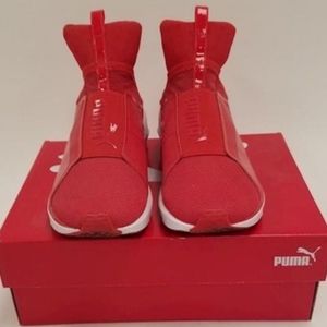 Puma Sneakers Red sz 7